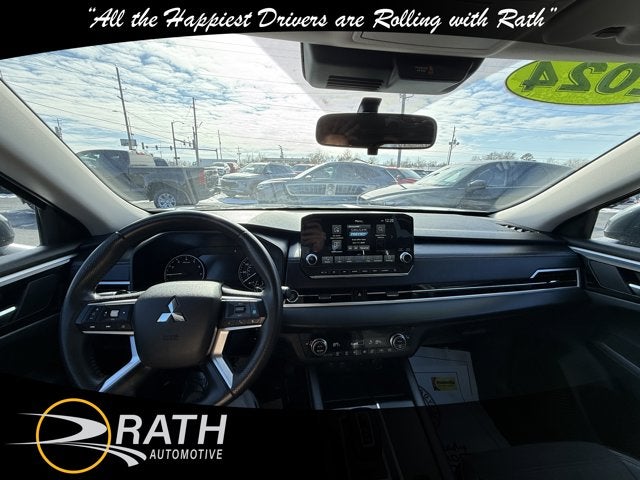 2024 Mitsubishi Outlander SE