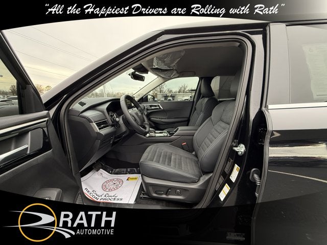 2025 Mitsubishi Outlander SE