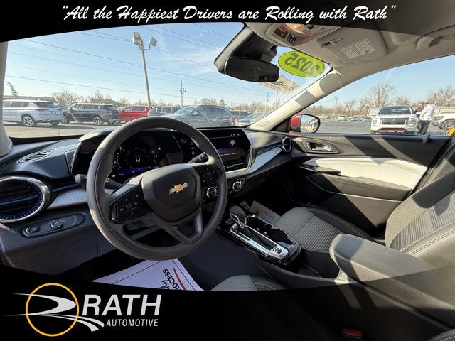 2025 Chevrolet Trax LT