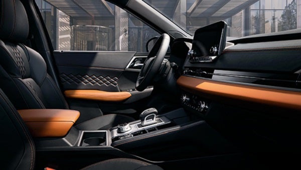 2023 Outlander Interior | Rath Mitsubishi in Springdale AR